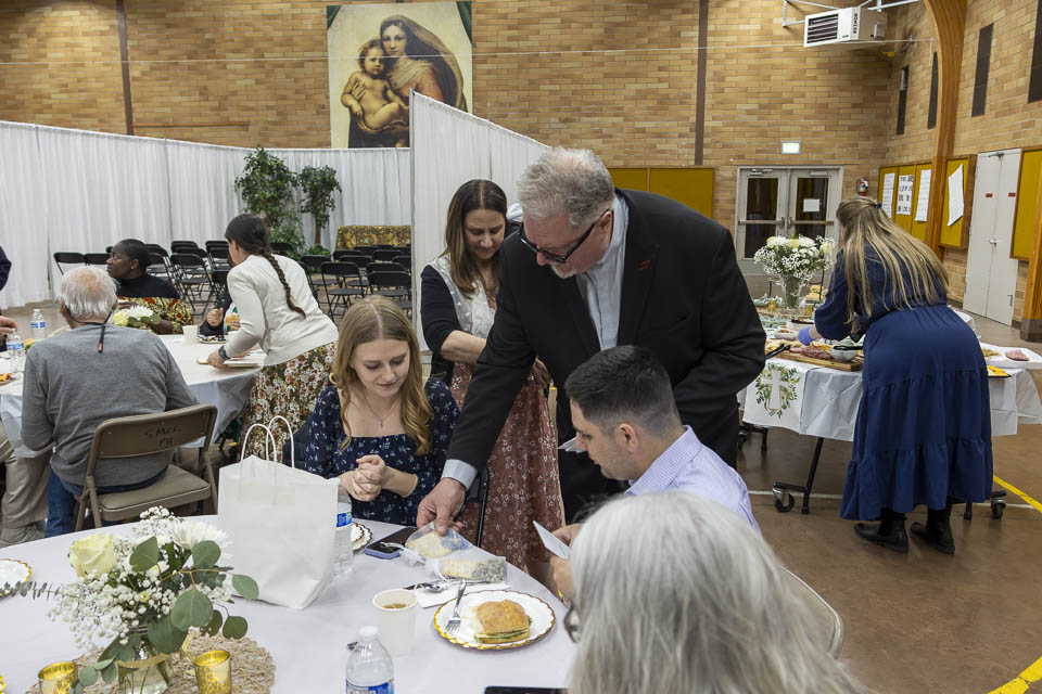 2026-StMary-EasterVigil (201 of 215).jpg